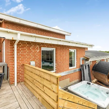 Family-friendly With Indoor Pool And Outdoor 100 Meters From The North Sea Σπίτι διακοπών *