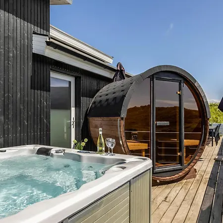 Family-friendly With Indoor Pool And Outdoor 100 Meters From The North Sea
