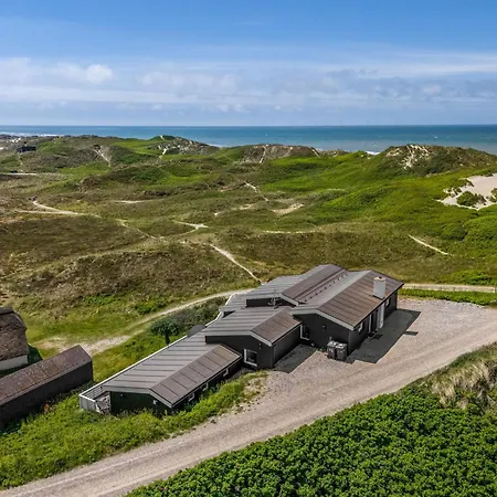 Family-friendly With Indoor Pool And Outdoor 100 Meters From The North Sea Feriehus *