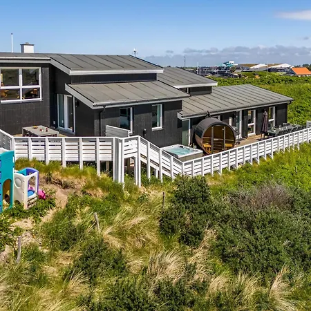 Family-friendly With Indoor Pool And Outdoor 100 Meters From The North Sea * Ringkøbing