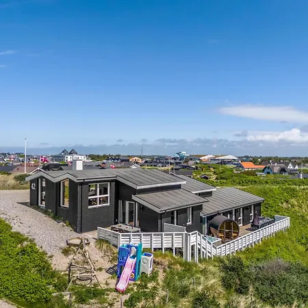 Family-friendly With Indoor Pool And Outdoor 100 Meters From The North Sea Ferienhaus Ringkøbing